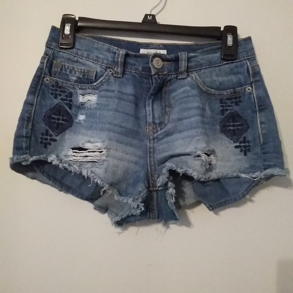 Mudd short shorts with rips size 5